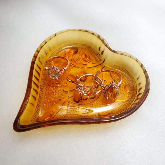 Vintage Amber Indiana Glass Heart Shaped Trinket Dish - Picture 1 of 3